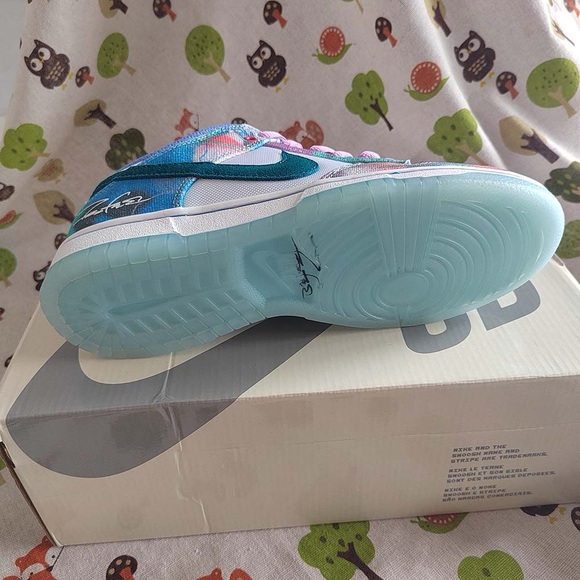 Nike Futura Laboratories x Dunk SB Low Bleached Aqua Sneakers - Picture 6 of 7